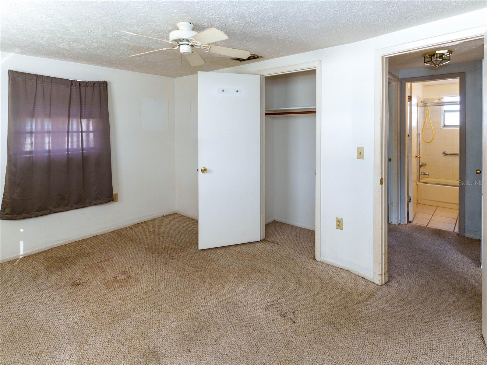 COUNTRY CLUB ESTATES - Residential