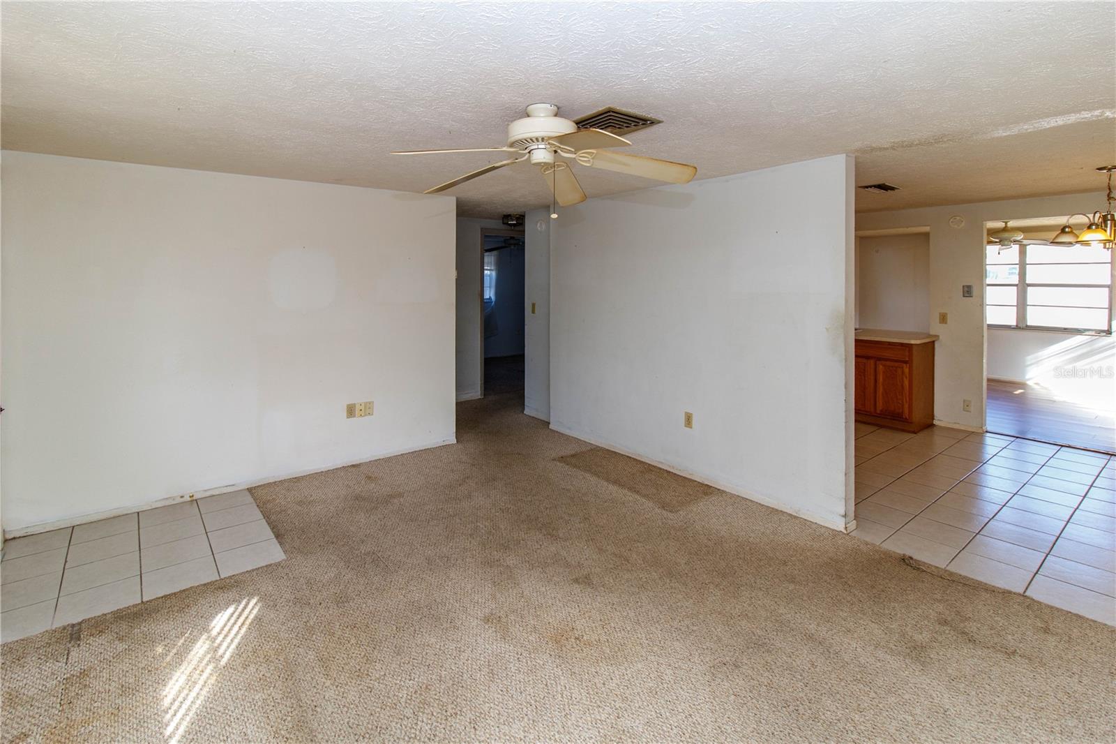 COUNTRY CLUB ESTATES - Residential