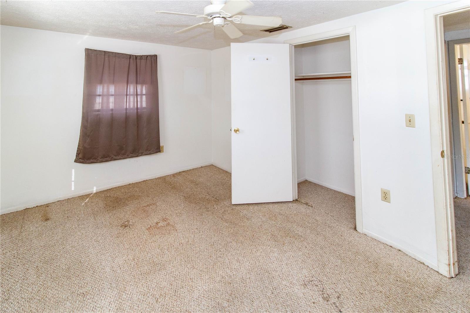 COUNTRY CLUB ESTATES - Residential