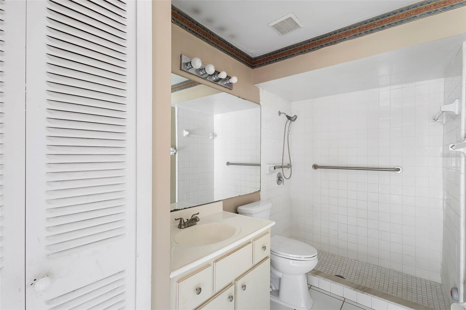 HIDDEN LAKE VILLAS PH 2 - Residential