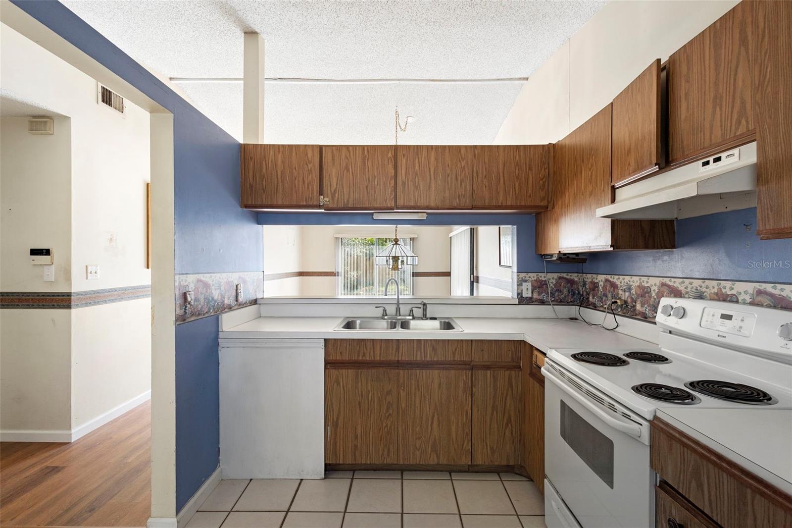 HIDDEN LAKE VILLAS PH 2 - Residential