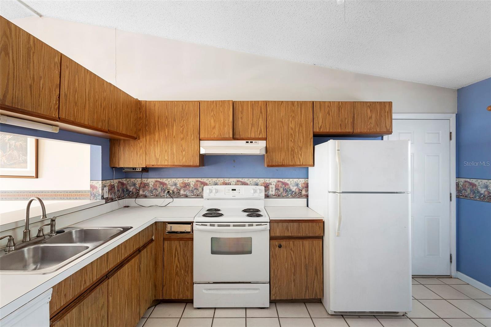 HIDDEN LAKE VILLAS PH 2 - Residential