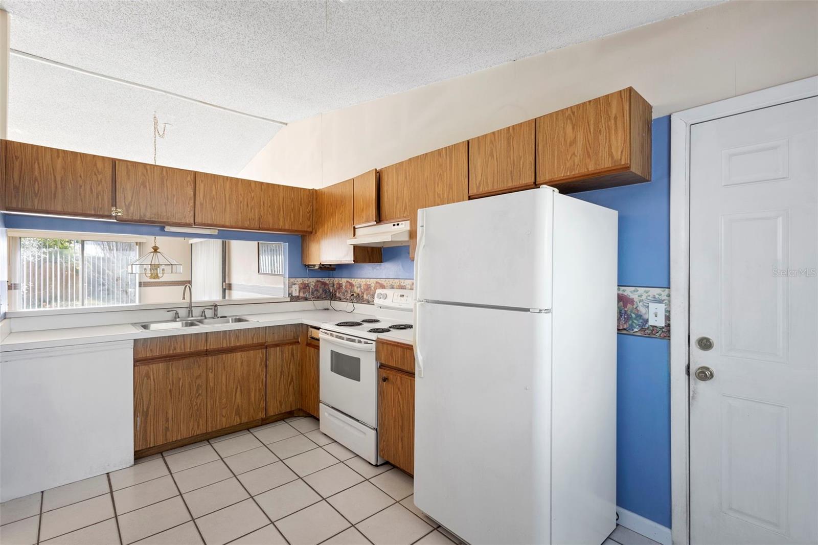 HIDDEN LAKE VILLAS PH 2 - Residential