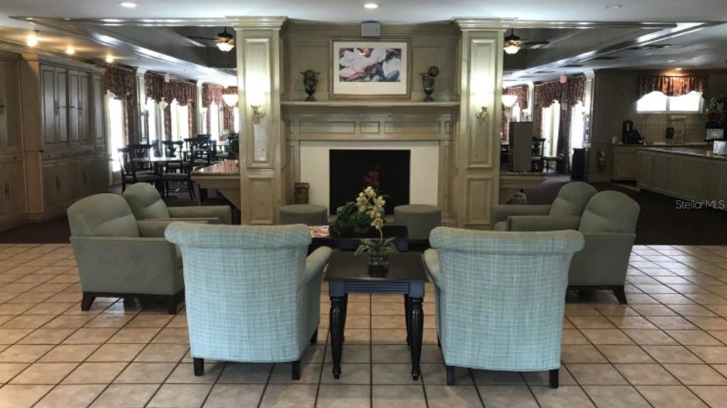 PARKWAY PALMS RSRT MAINGATE - Residential