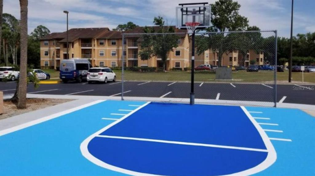 PARKWAY PALMS RSRT MAINGATE - Residential