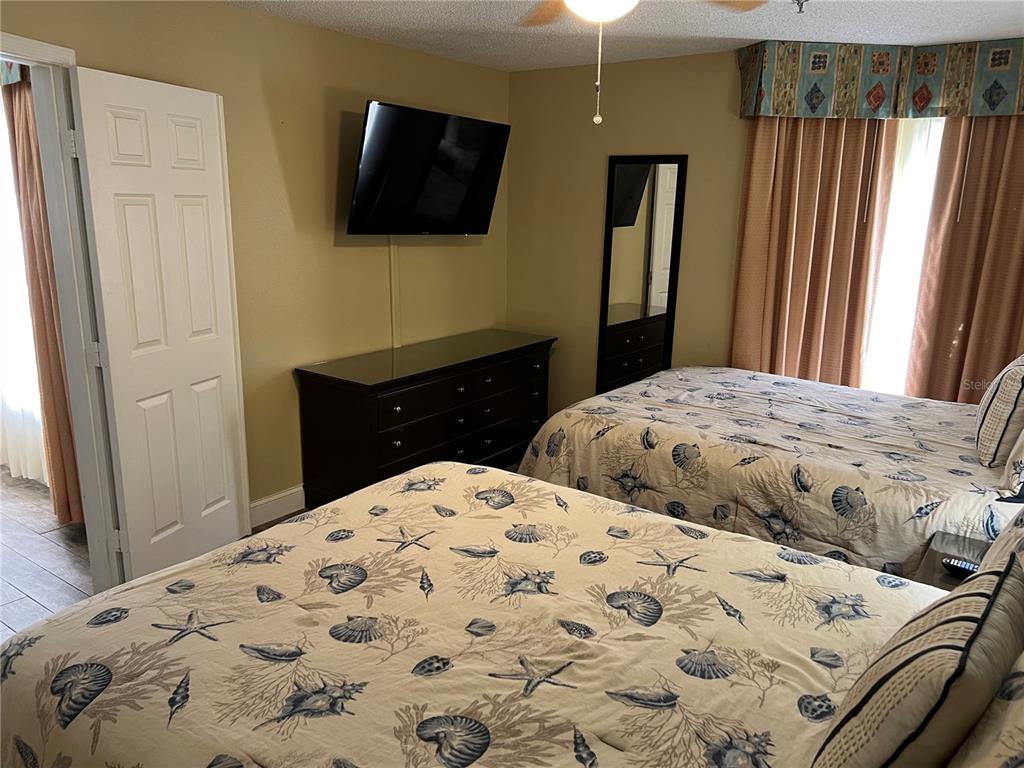 PARKWAY PALMS RSRT MAINGATE - Residential