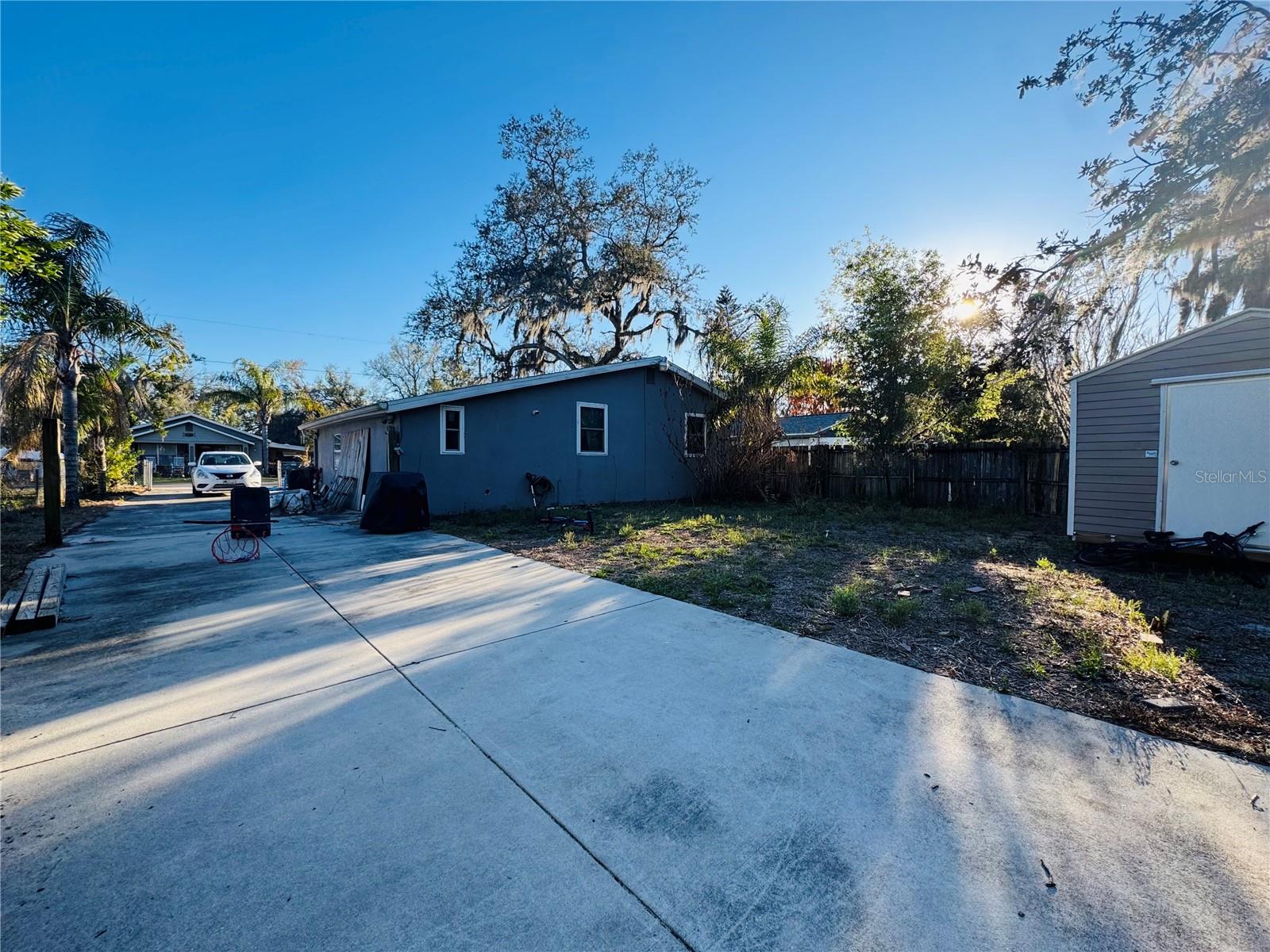 PINECREST - Residential