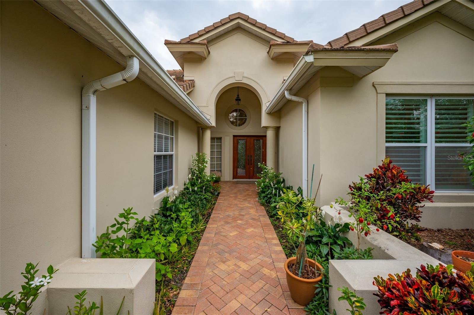 7117 VICTORIA CIRCLE