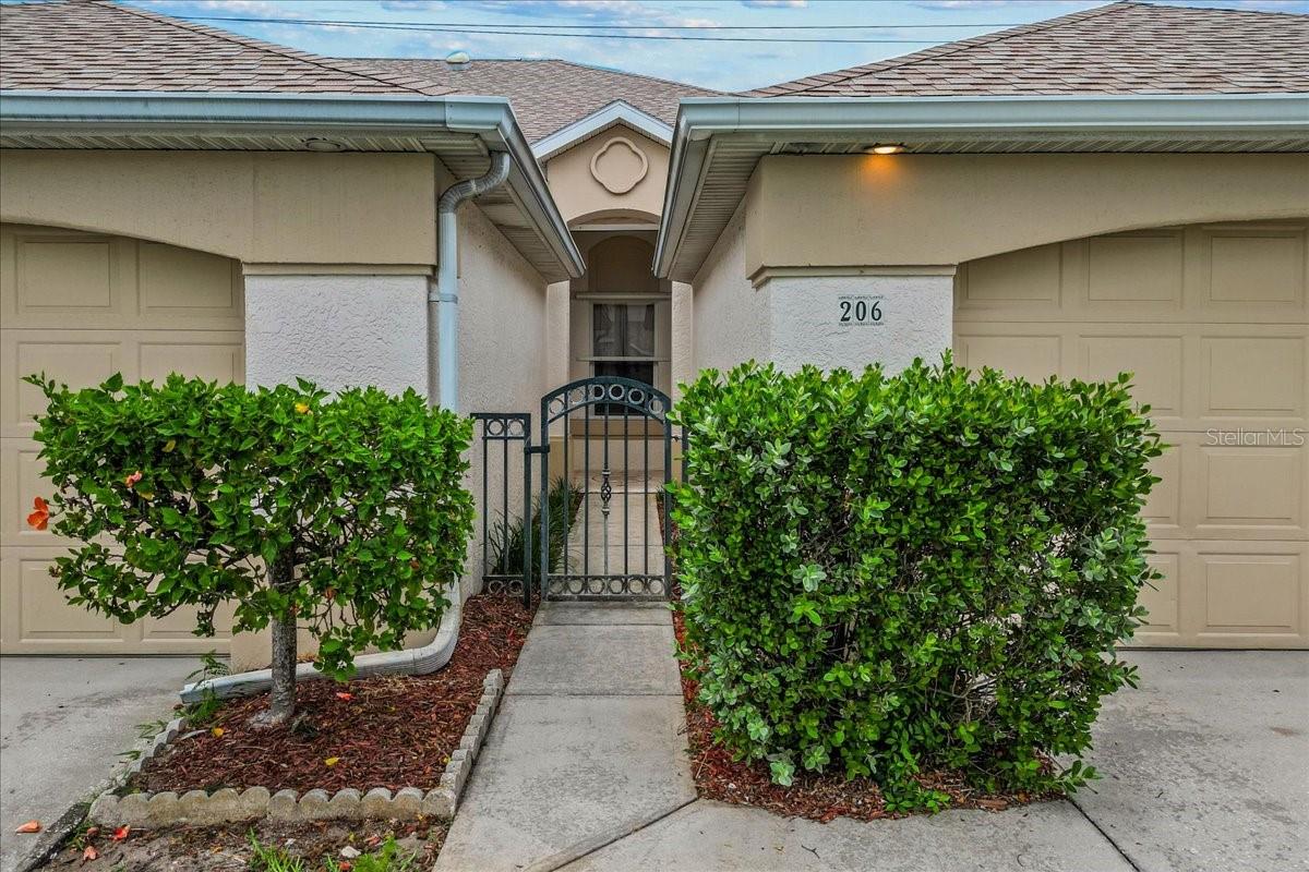 206 ISLANDIA COURT U206