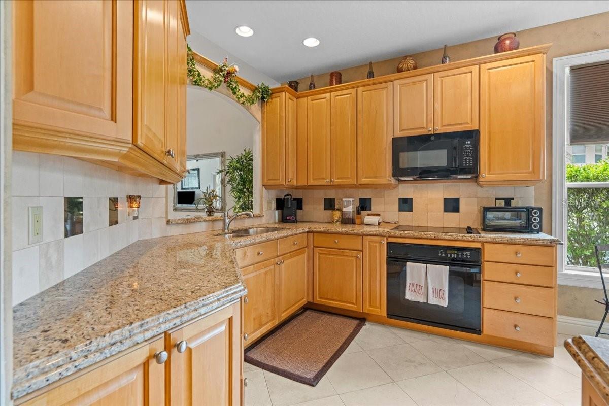 206 ISLANDIA COURT U206