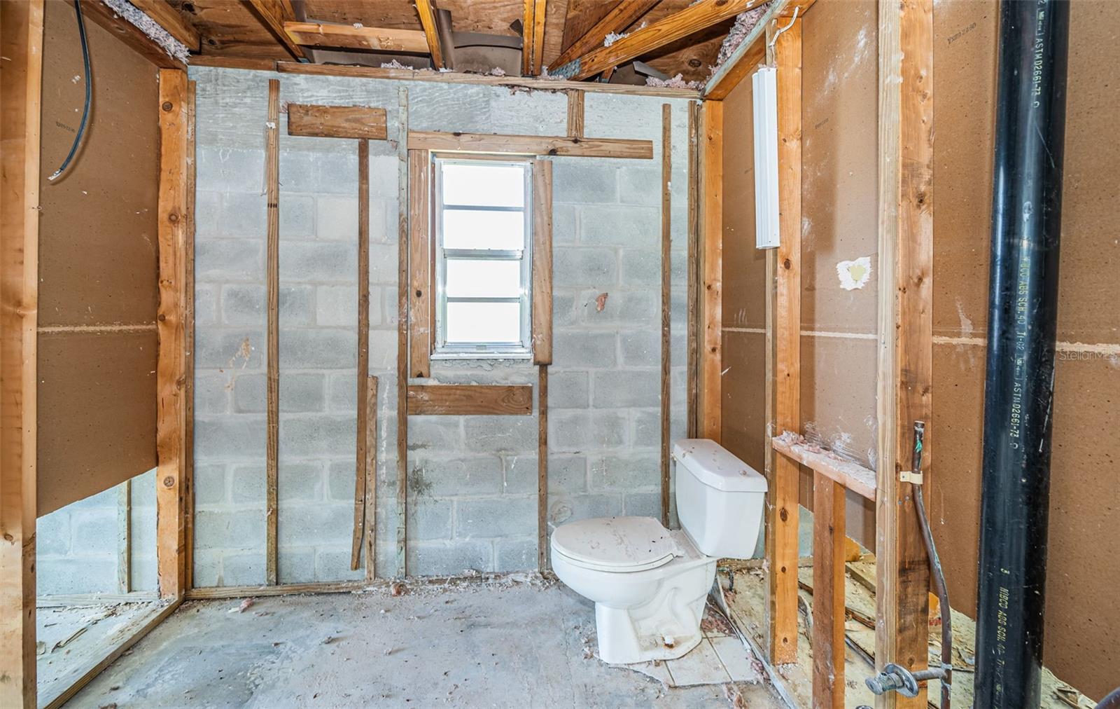 CAPRI ISLE - Residential