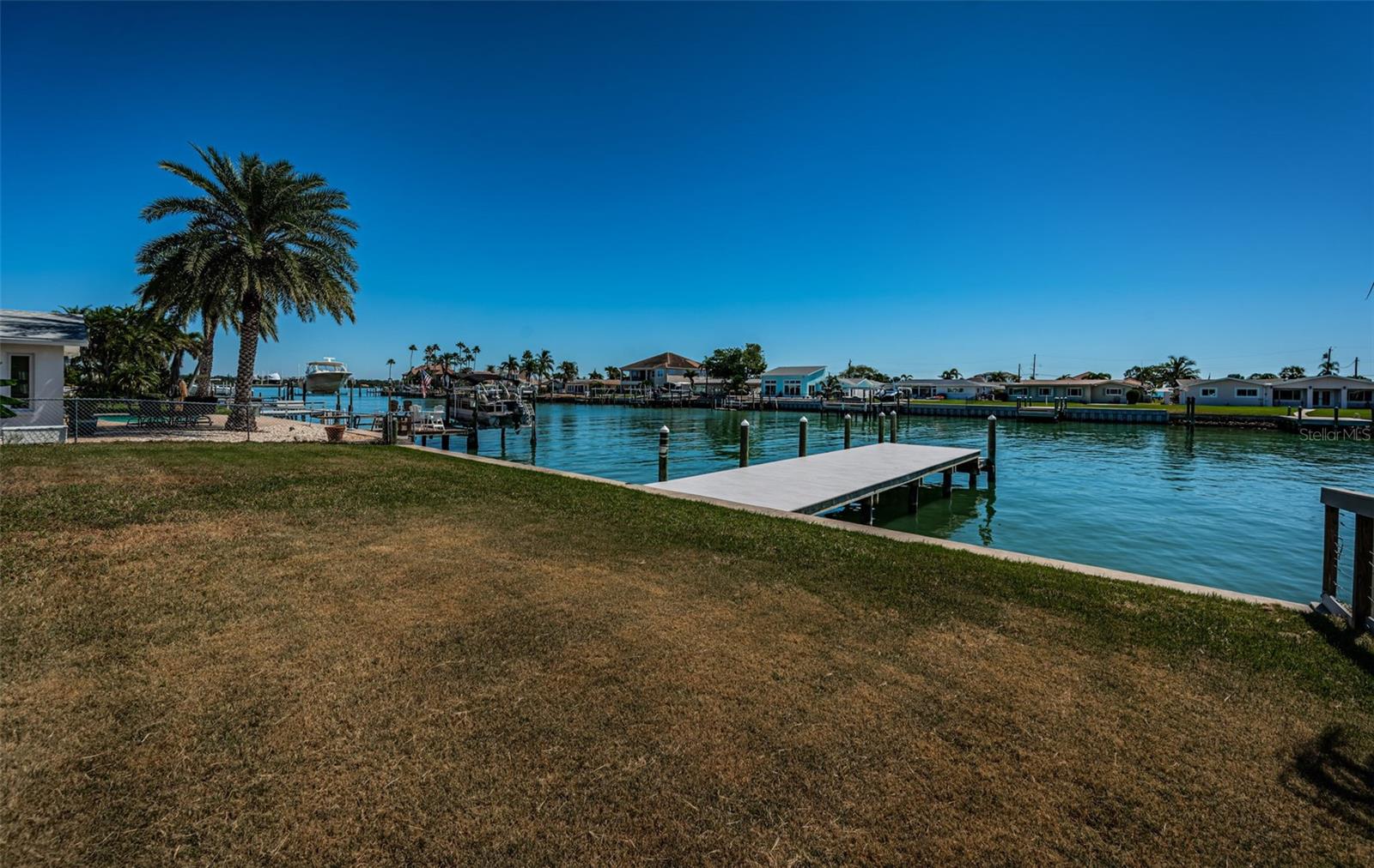 CAPRI ISLE - Residential