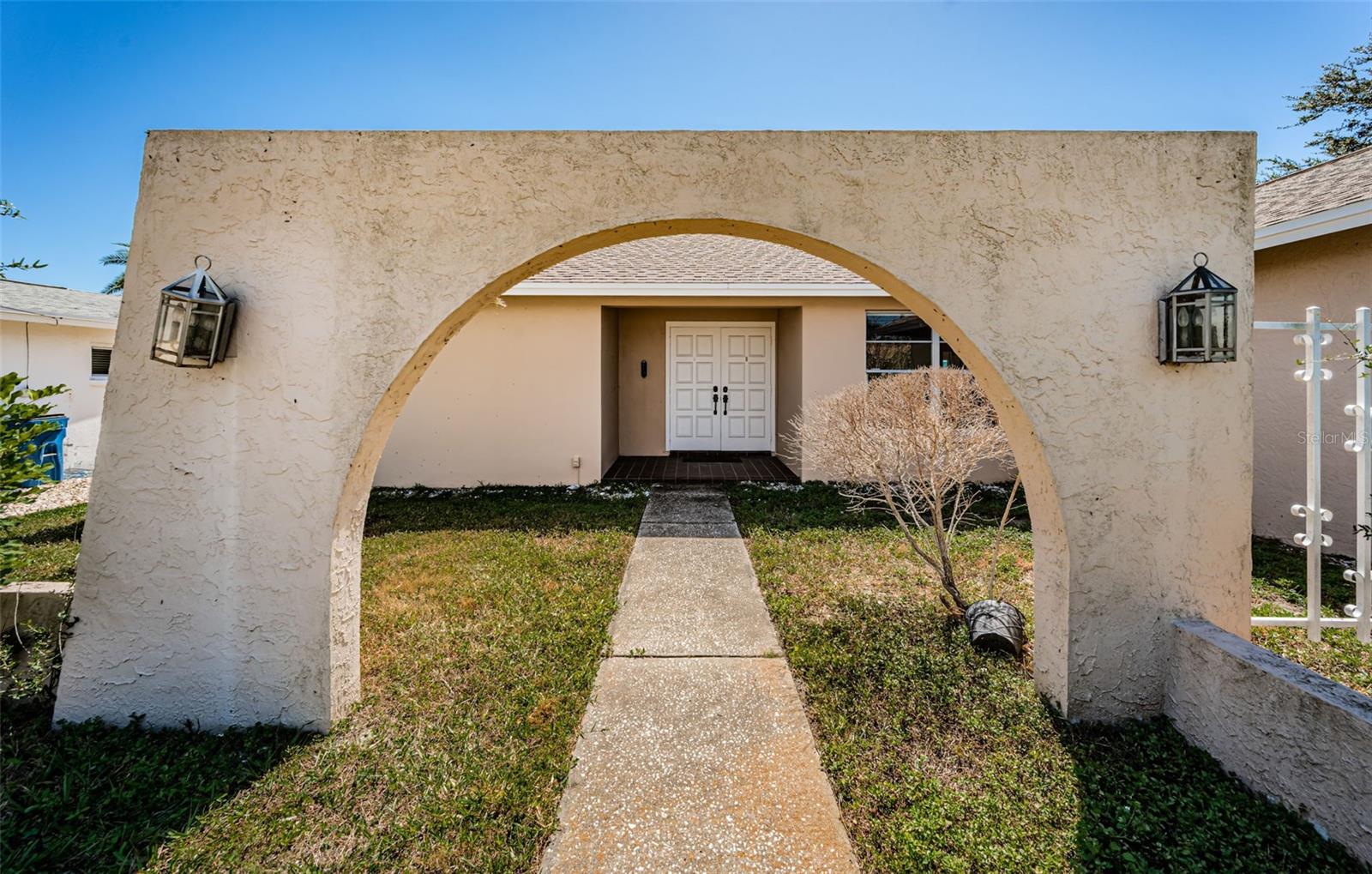 CAPRI ISLE - Residential