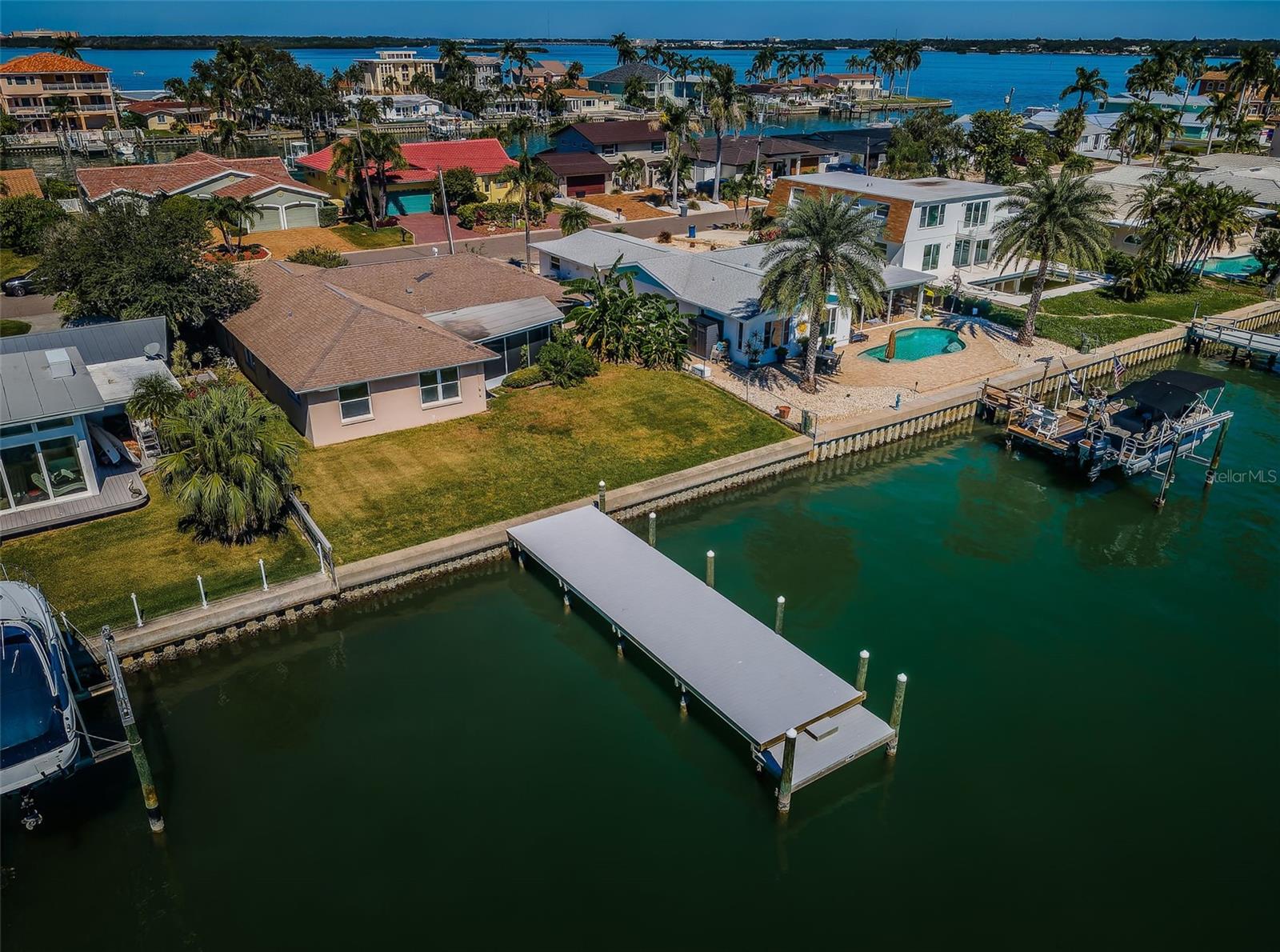 CAPRI ISLE - Residential