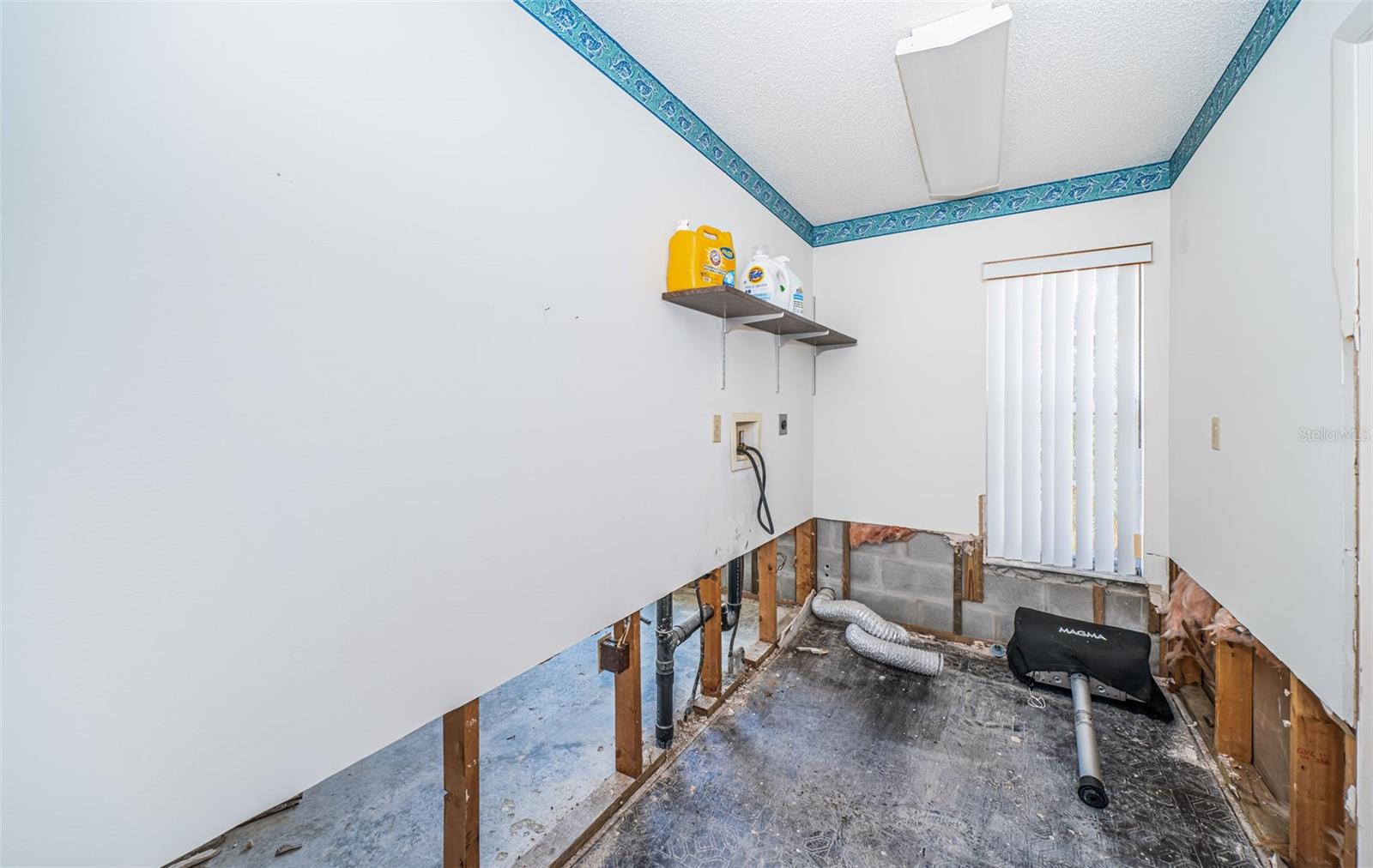 CAPRI ISLE - Residential