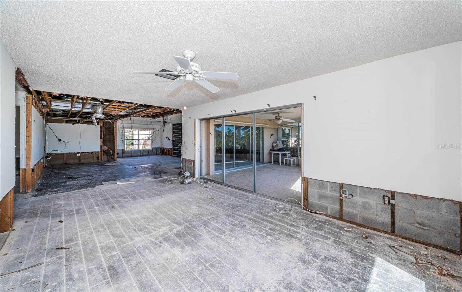 CAPRI ISLE - Residential