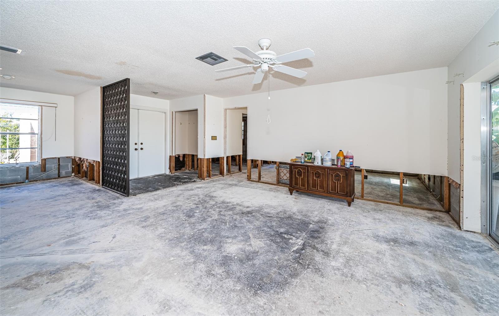 CAPRI ISLE - Residential