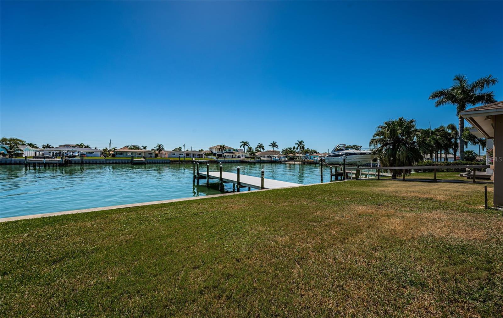 CAPRI ISLE - Residential