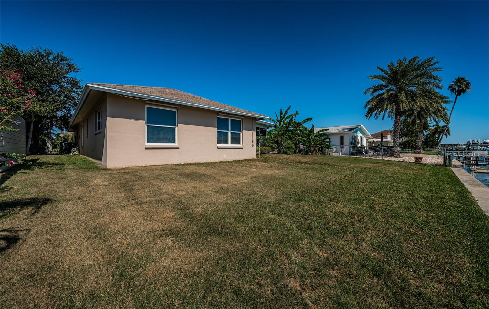 CAPRI ISLE - Residential