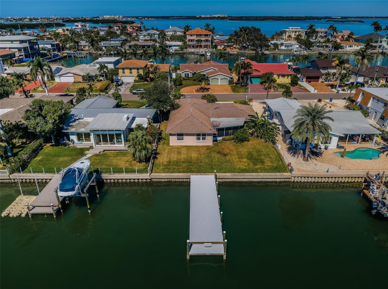 CAPRI ISLE - Residential