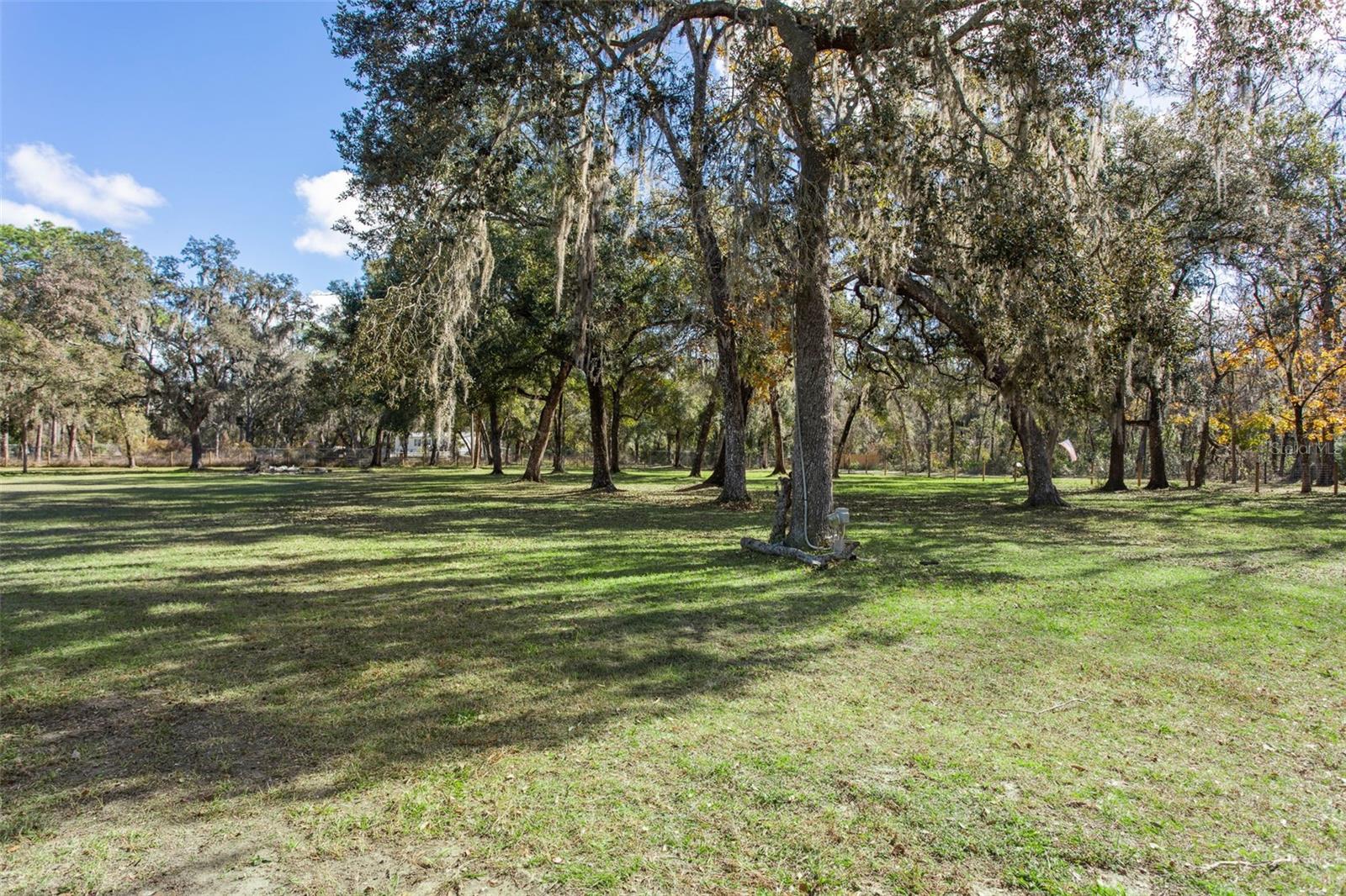 N 01/2 SE 01/4 UNREC SEC 02 TOWNSHIP 24 RG 21 - Residential