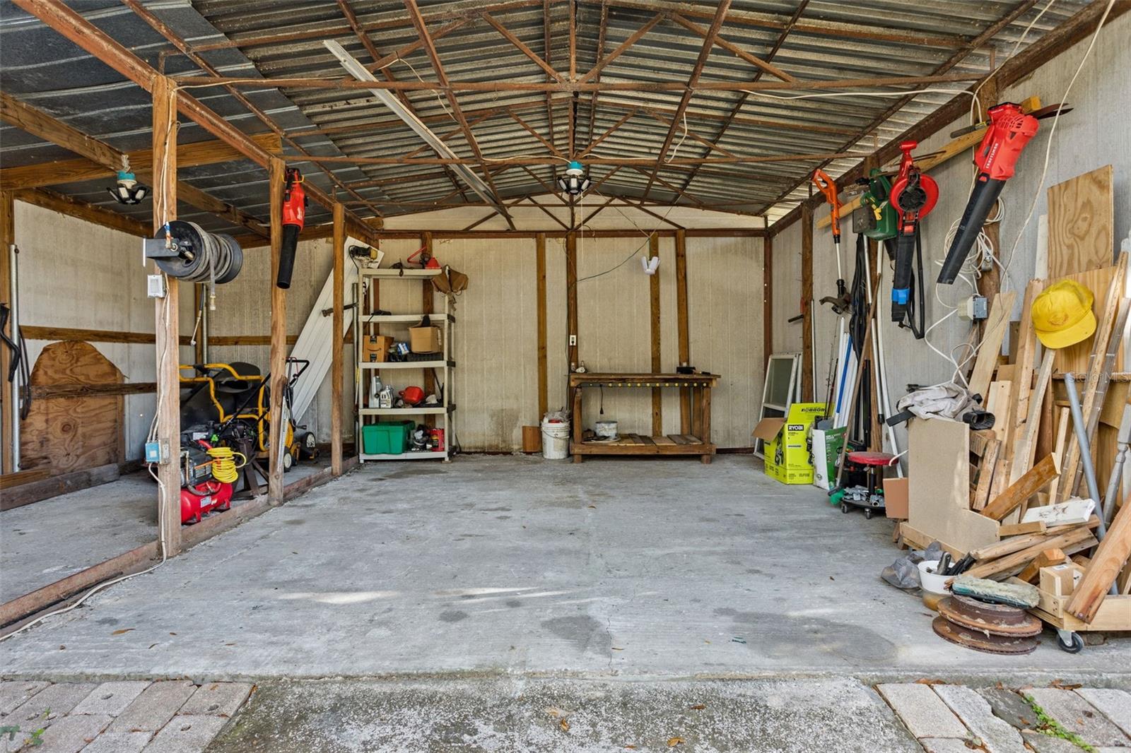 N 01/2 SE 01/4 UNREC SEC 02 TOWNSHIP 24 RG 21 - Residential