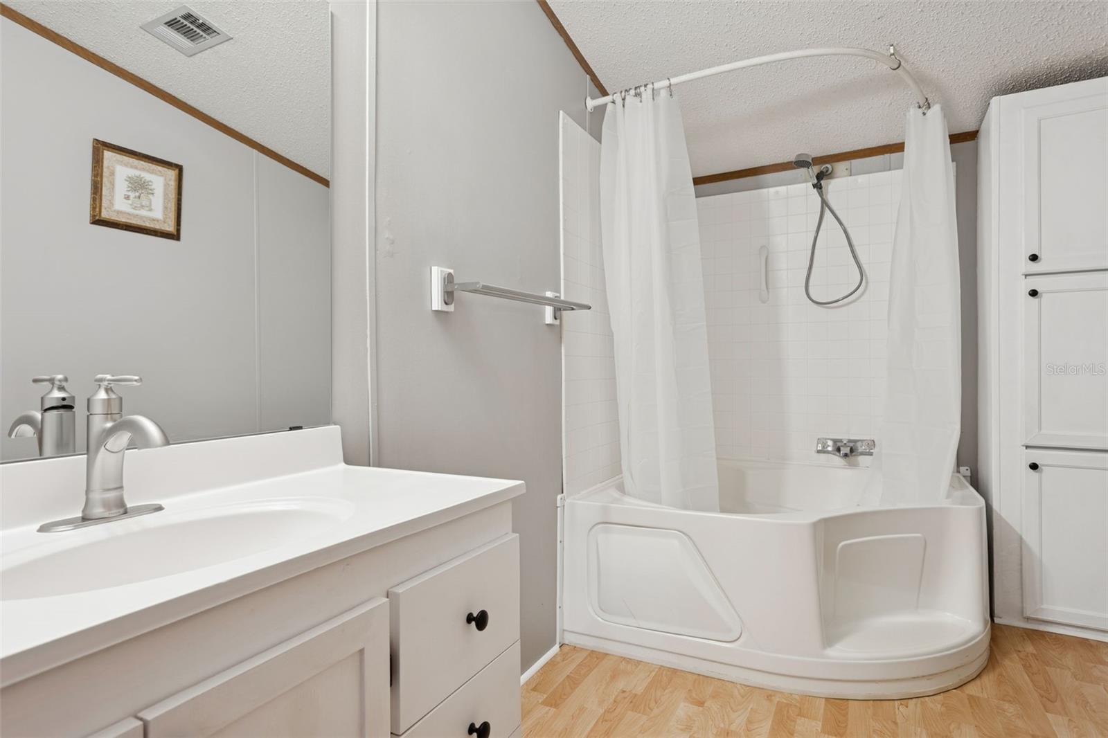 N 01/2 SE 01/4 UNREC SEC 02 TOWNSHIP 24 RG 21 - Residential