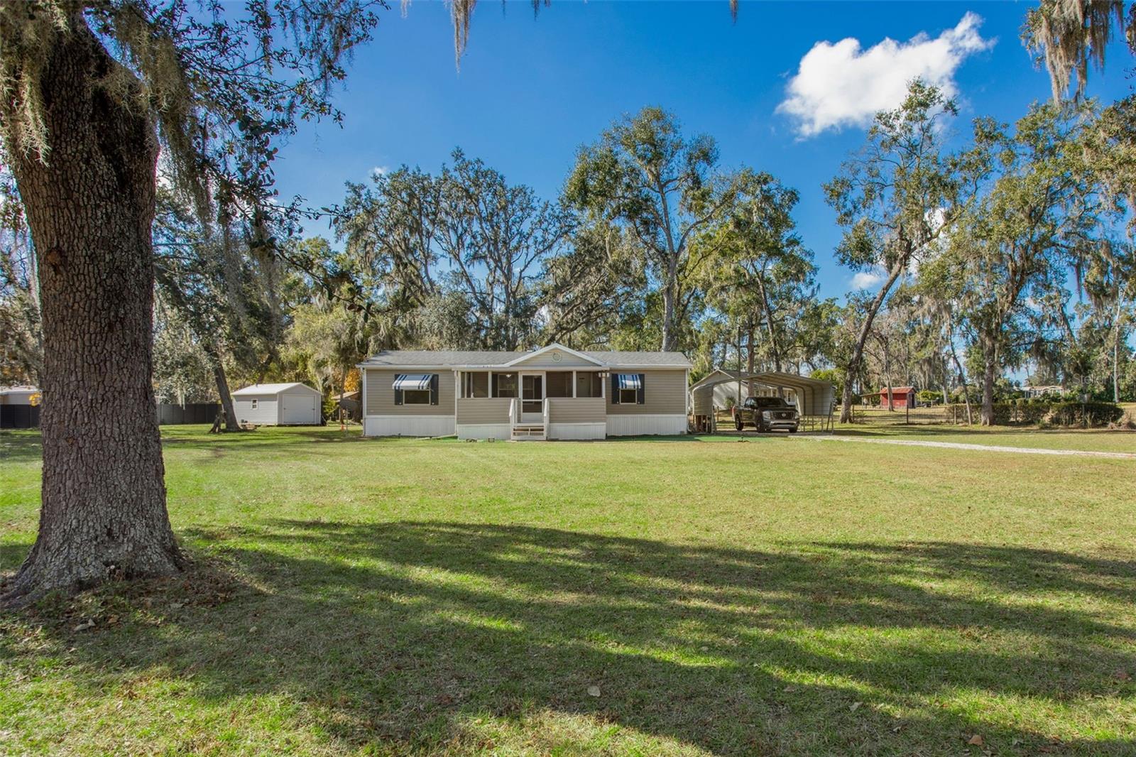 N 01/2 SE 01/4 UNREC SEC 02 TOWNSHIP 24 RG 21 - Residential