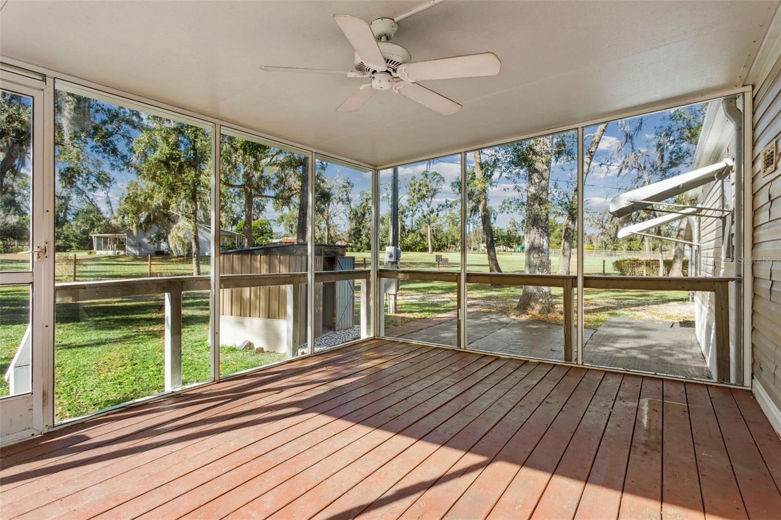 N 01/2 SE 01/4 UNREC SEC 02 TOWNSHIP 24 RG 21 - Residential