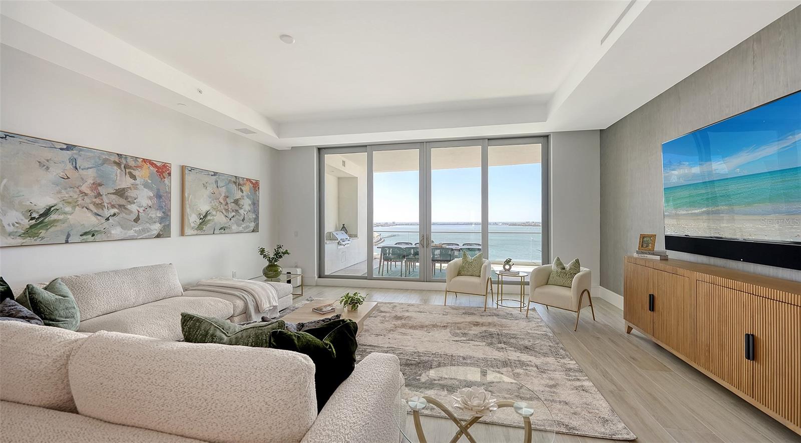 RITZ CARLTON RESIDENCES - Residential