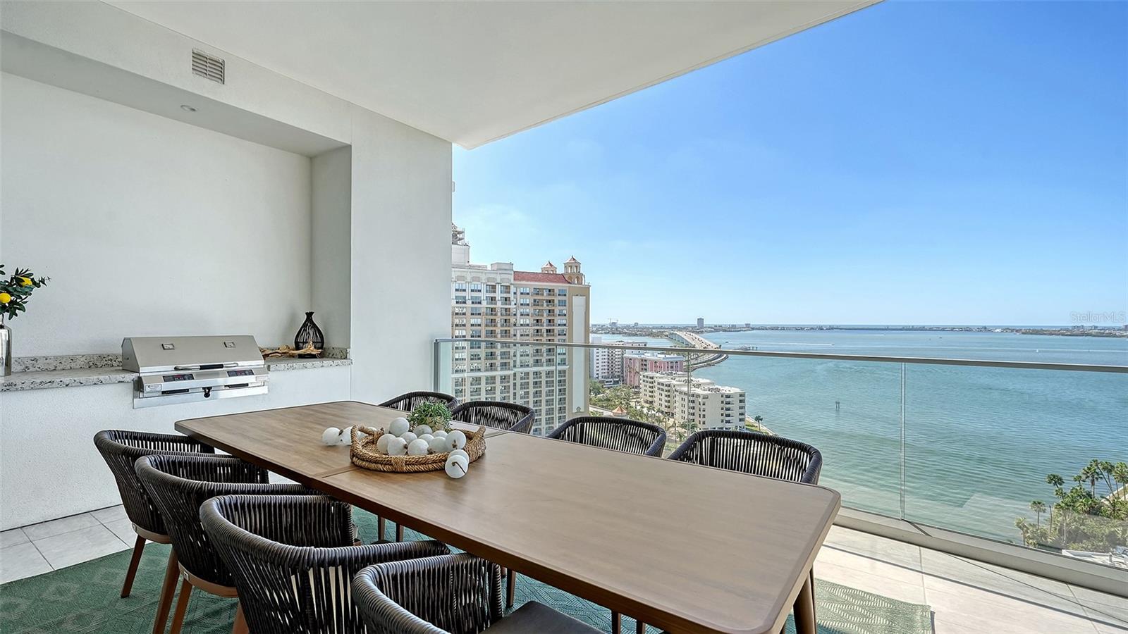 RITZ CARLTON RESIDENCES - Residential