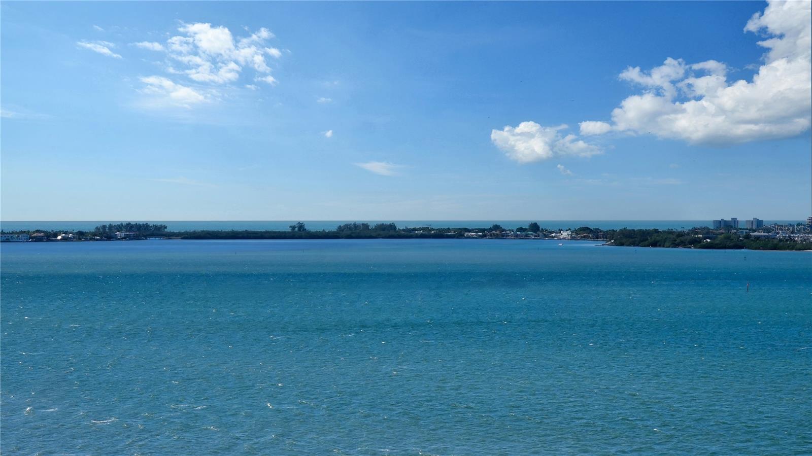 RITZ CARLTON RESIDENCES - Residential