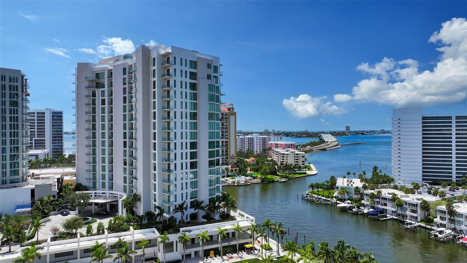 RITZ CARLTON RESIDENCES - Residential