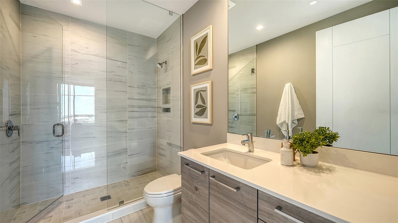 RITZ CARLTON RESIDENCES - Residential