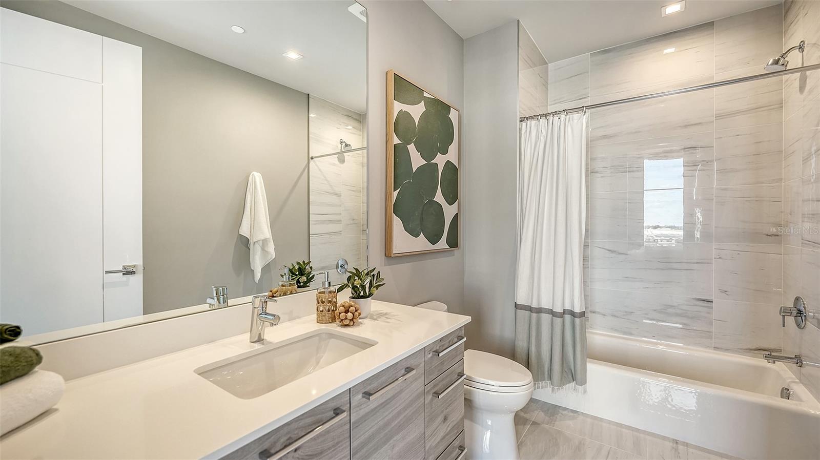 RITZ CARLTON RESIDENCES - Residential