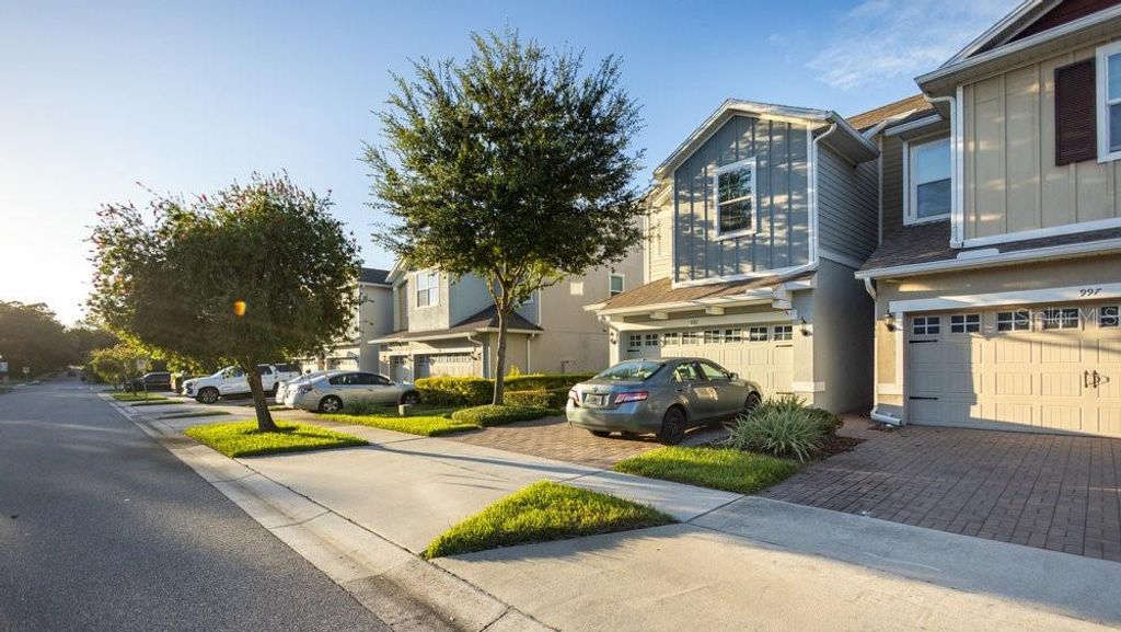 Photo of 991 E 10th Street, Apopka, FL 32703 (MLS # O6352403)