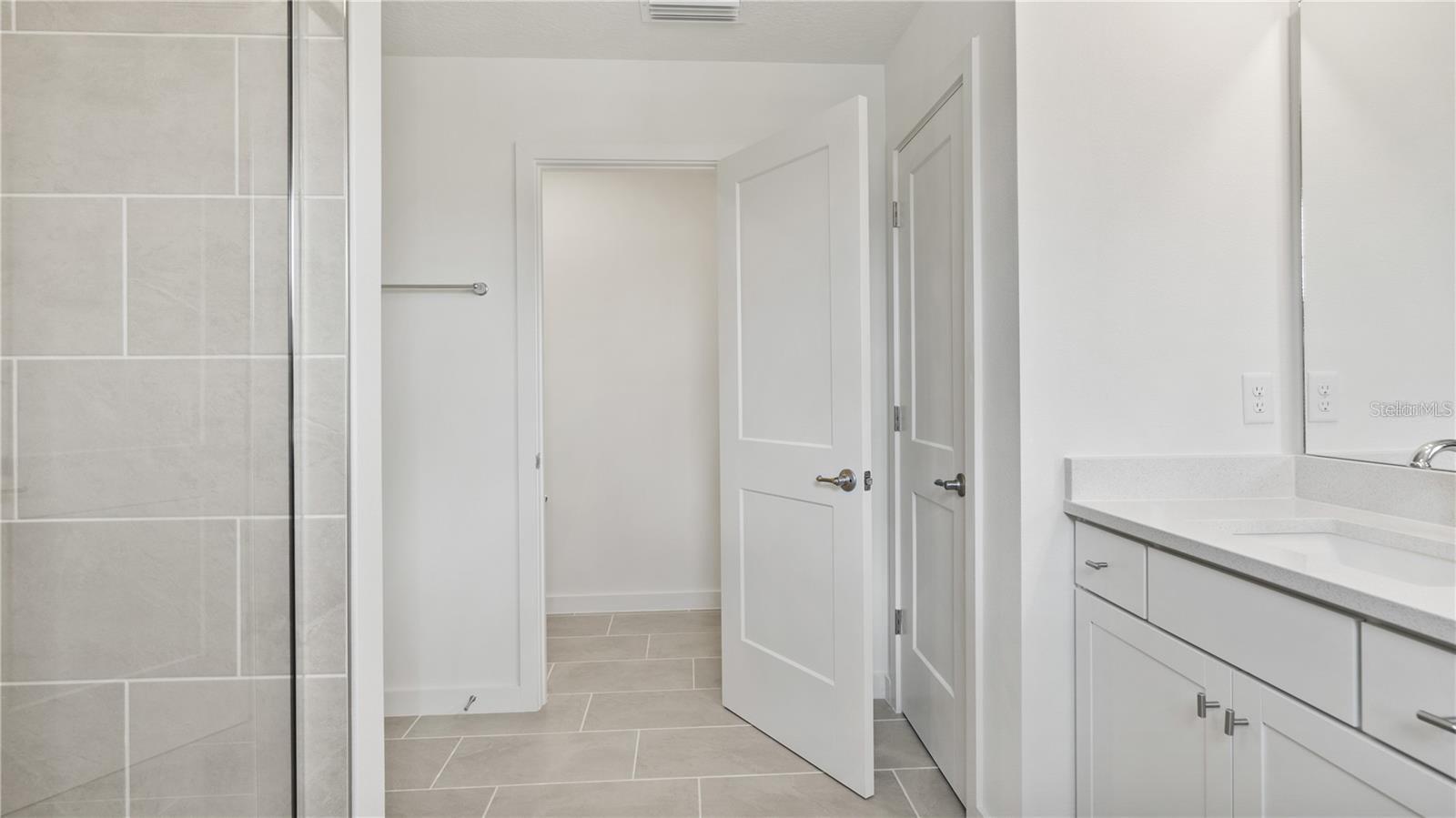 TRINITY PLACE PH 1 - Residential Lease