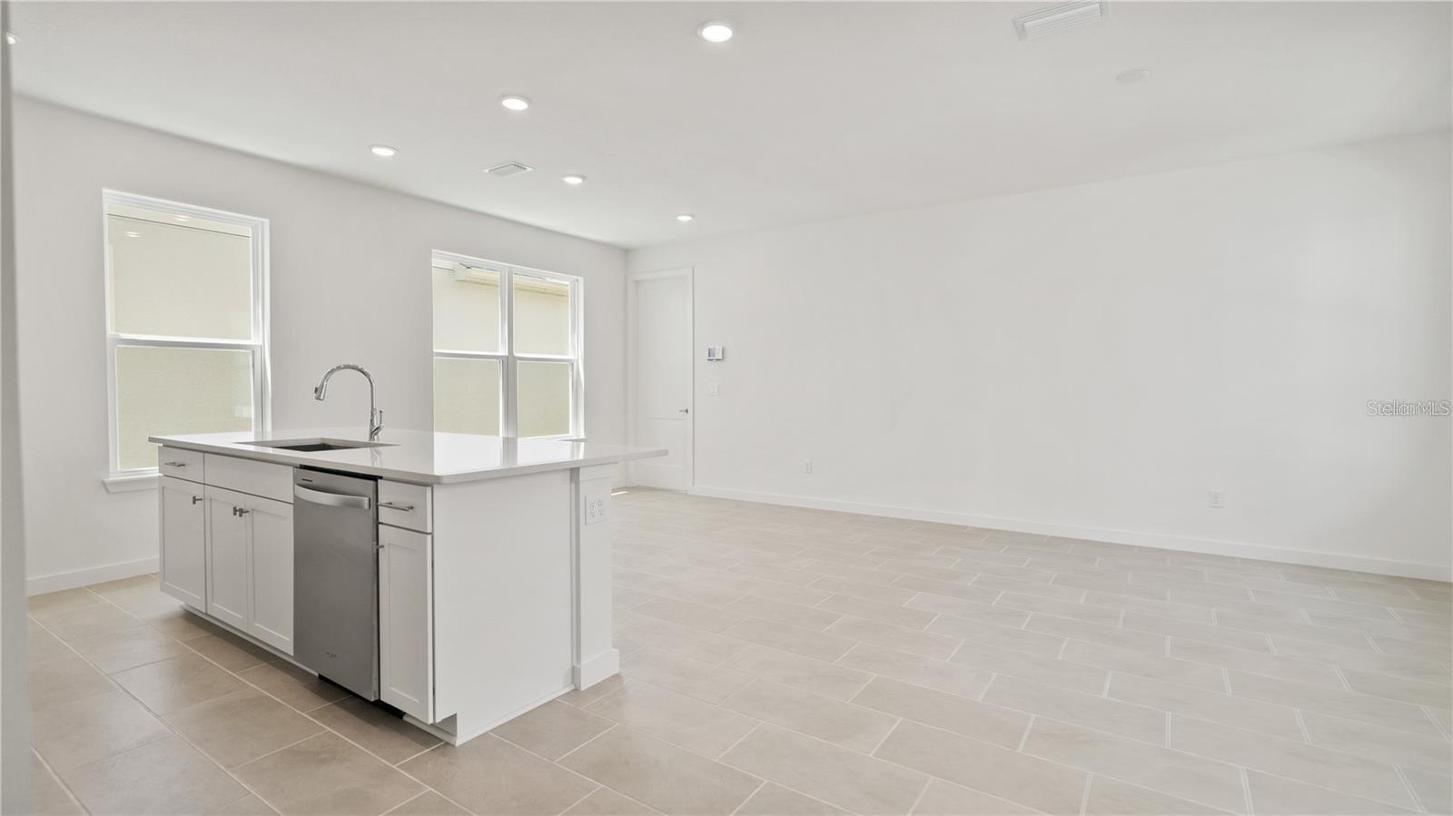 TRINITY PLACE PH 1 - Residential Lease