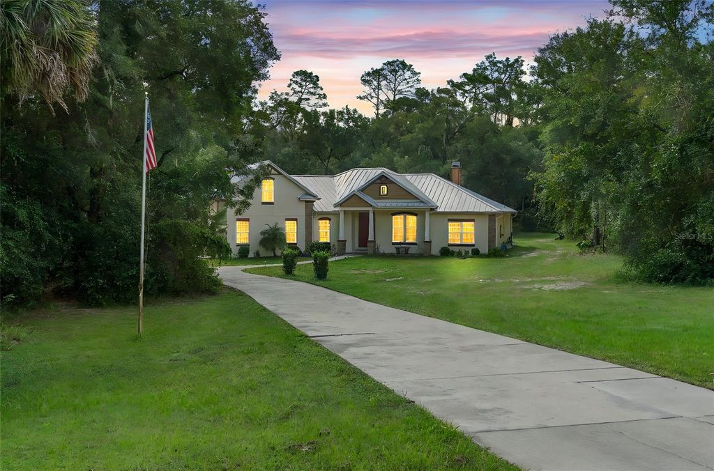 Photo of 1806 Glenwood Oaks Lane, Deland, FL 32720 (MLS # V4945177)