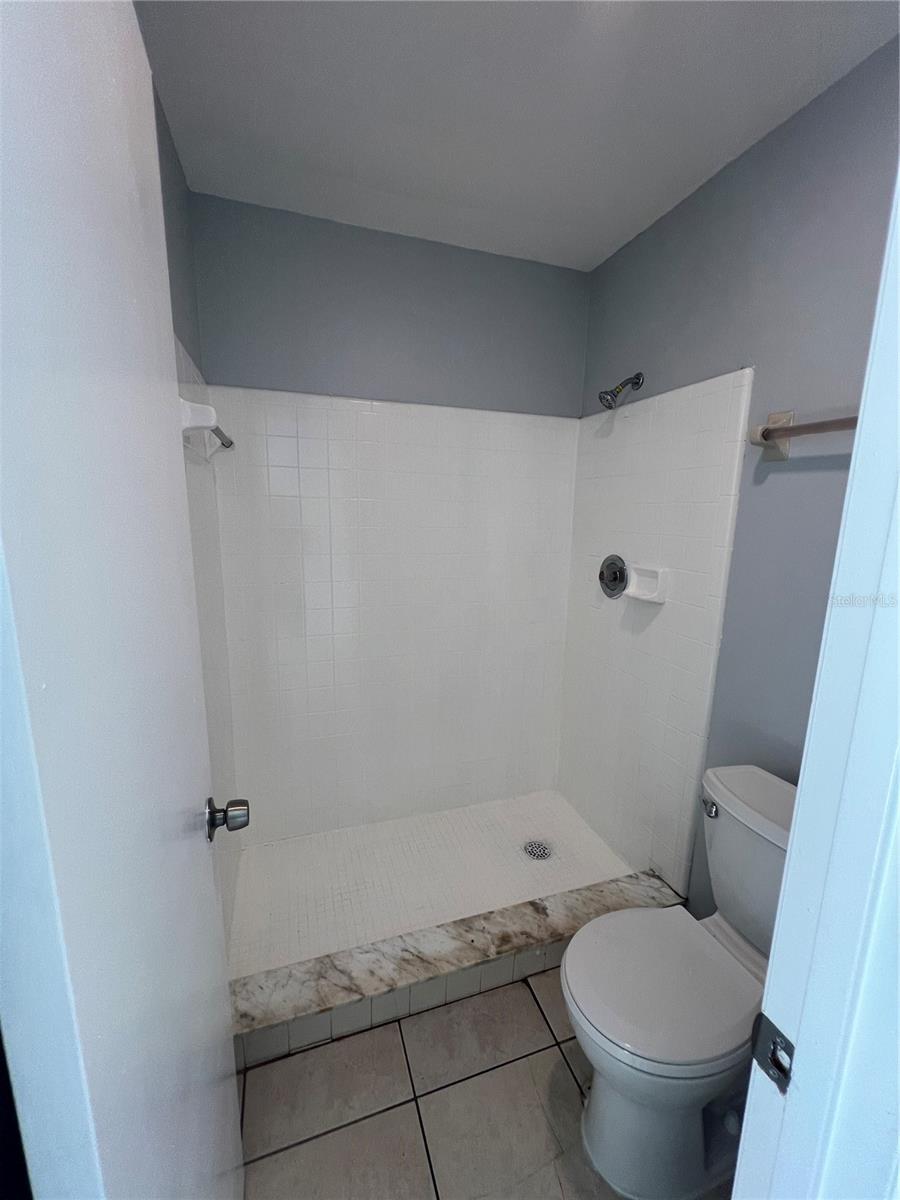 DOUGS UNIT 1 - Residential Lease