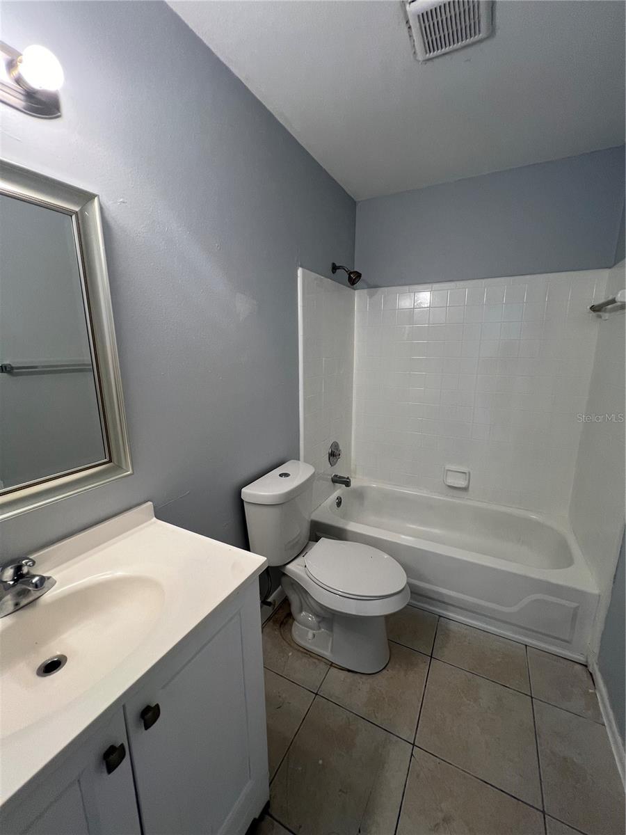 DOUGS UNIT 1 - Residential Lease