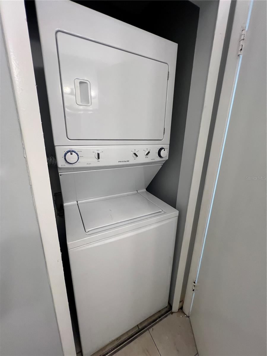 DOUGS UNIT 1 - Residential Lease