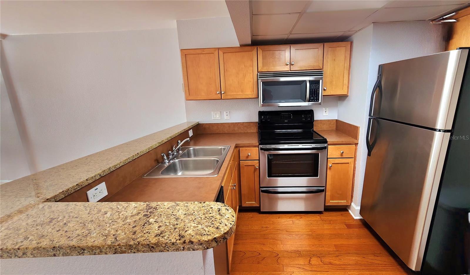Casas a venda 1 - Jen Dantas 151 E WASHINGTON STREET 327
