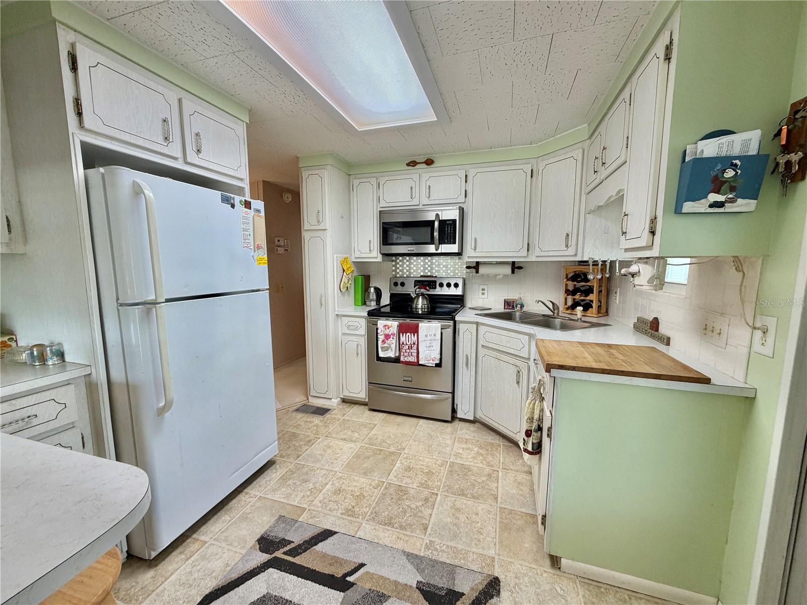 223 HAWTHORNE BOULEVARD