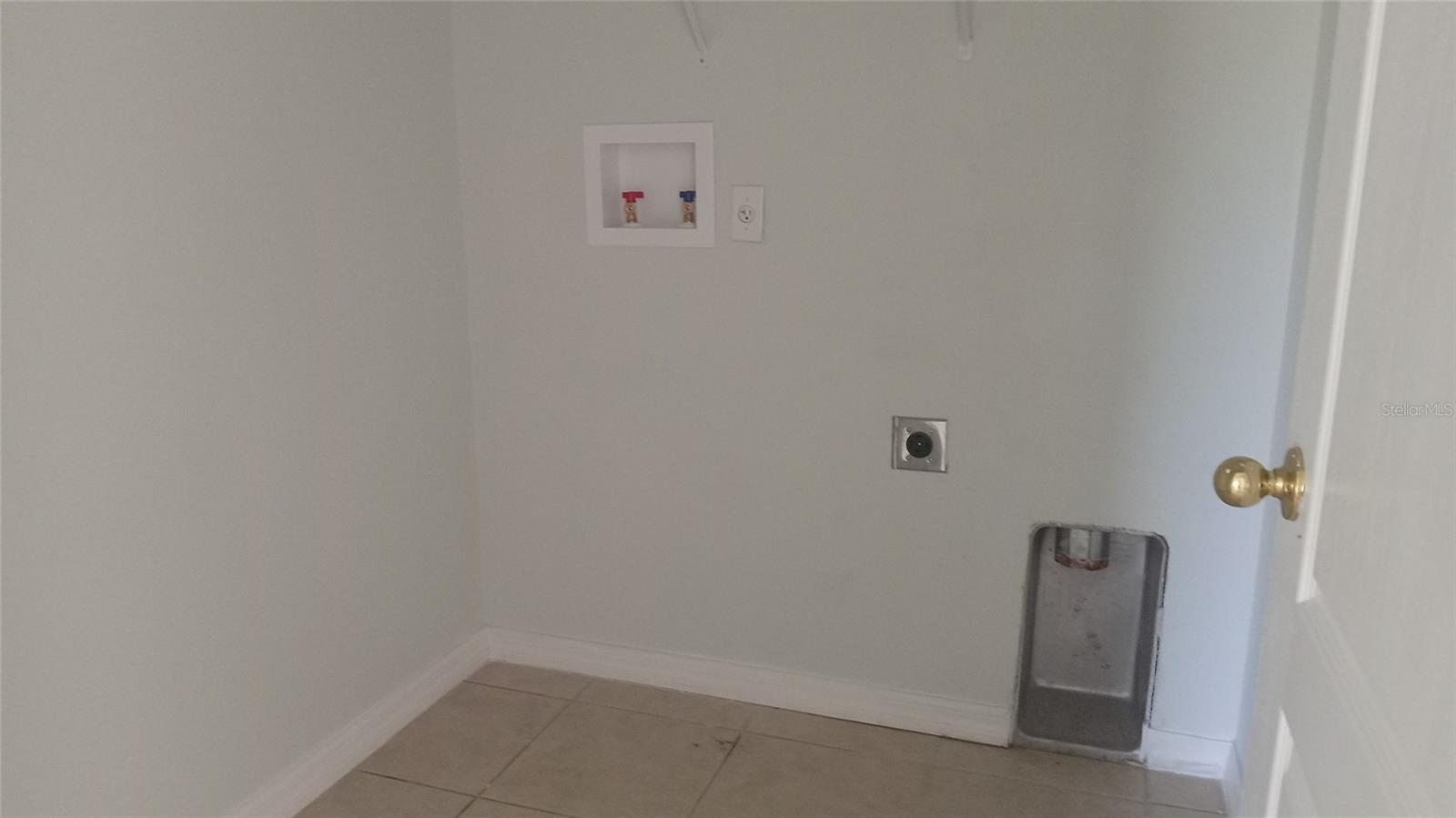 CONCORDE ESTATES - Residential Lease