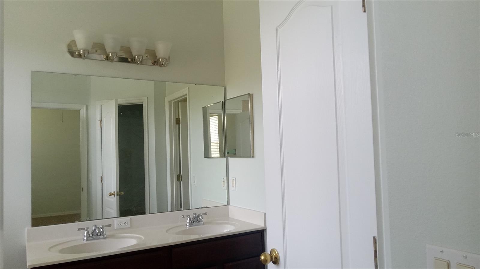 CONCORDE ESTATES - Residential Lease