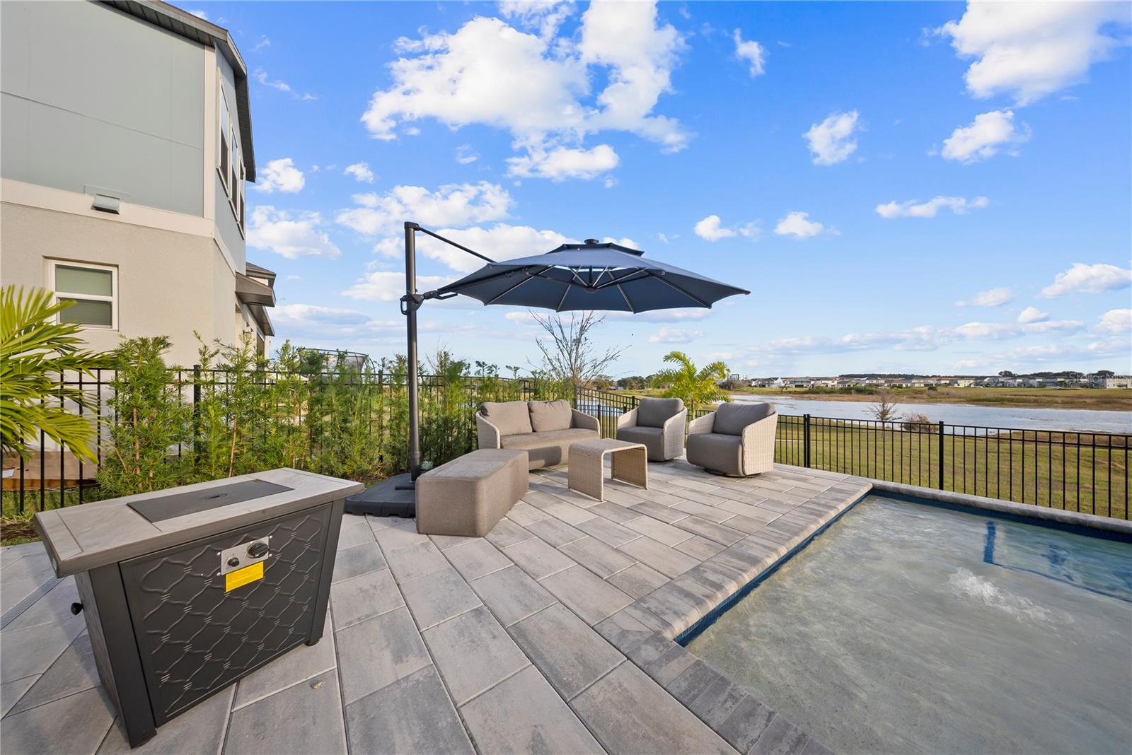 SILVERLEAF RESERVE/HAMLIN PH 2 - Residential Lease