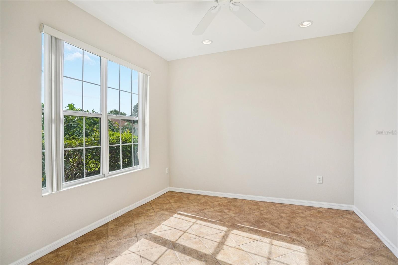 SPRUCE CREEK CC TAMARRON REP - Residential