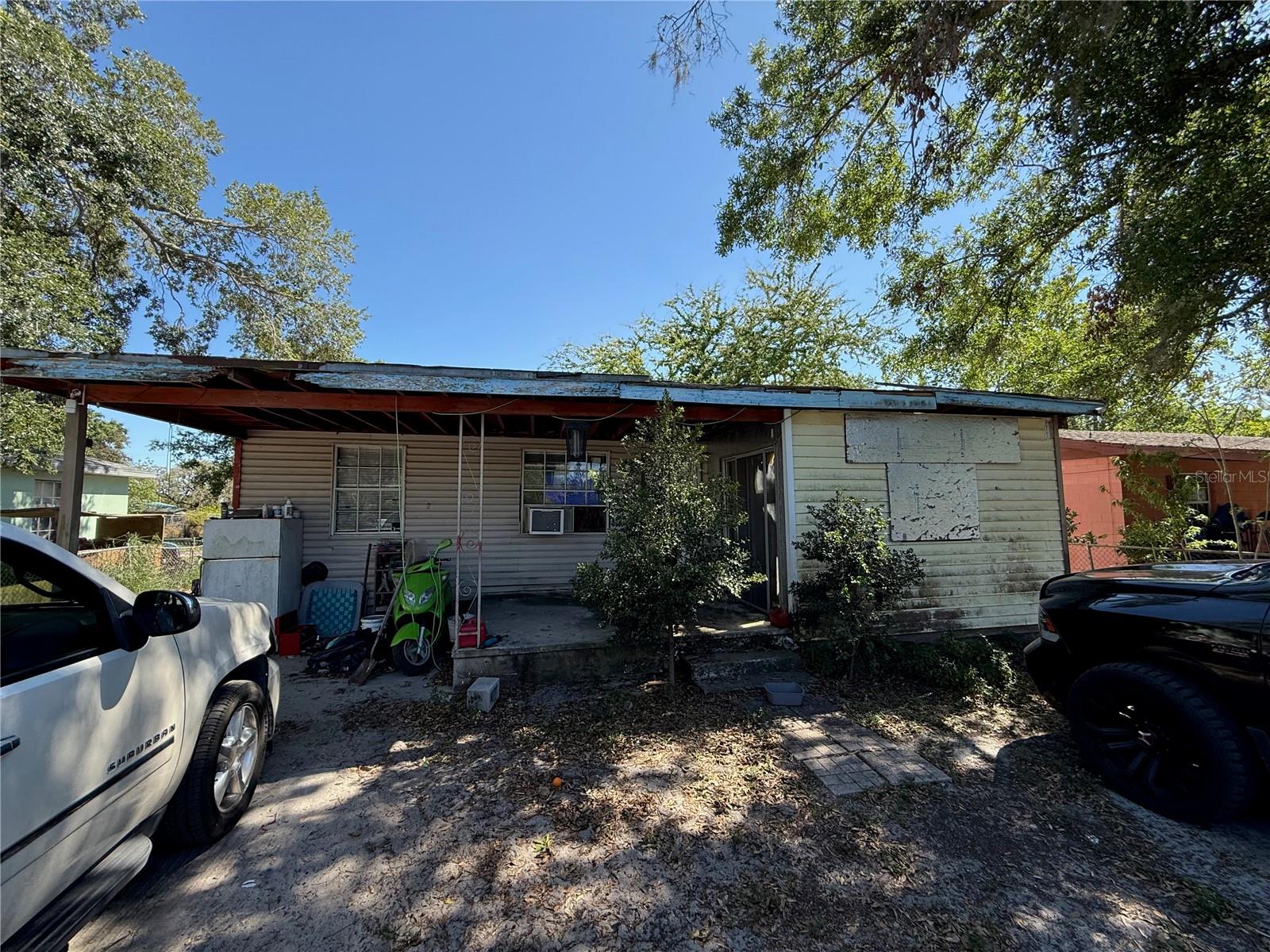 Affordable Fixer-Upper with Extra Space – 216 Varnadoe Rd, Winter Haven, FL
Here’s your chance to own a 2-bedroom, 1-bathroom home in the heart of Winter Haven—offered at an unbeatable price. Whether you’re an investor looking for your next project or a buyer ready to bring your vision to life, this property is packed with potential.
The home sits on a generously sized lot and includes an additional structure in the backyard, ideal for a workshop, storage, or even a future guest suite. With some updates and creativity, this could be transformed into a great income-producing property or a cozy place to call home.
Located just minutes from schools, shopping, and major roadways, 216 Varnadoe offers convenience and opportunity in a growing market.
?? Priced to sell—schedule your showing today and imagine the possibilities!
?