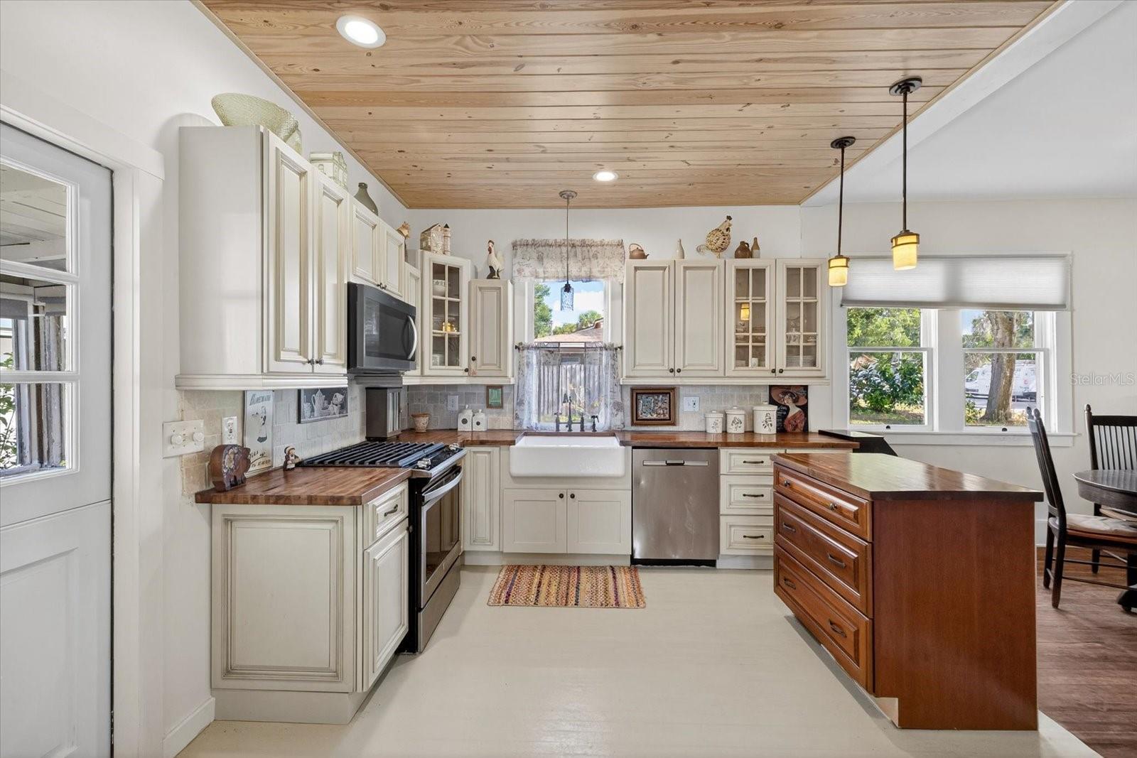 NEW PORT RICHEY CITY - Residential